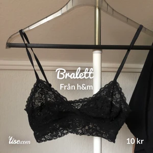 Bralett  - Bralett från #hm i storlek 38! Frakt tillkommer eller så kan jag mötas!  Liiiite nopprig men inget man märker  