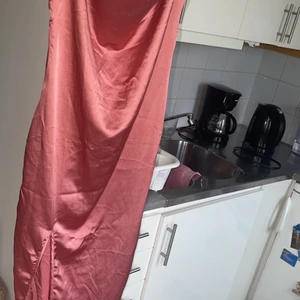 Klänning oanvänd stl 36 - Oanvänd klänning storlek 36