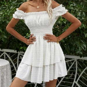 superfin klänning 💞 - Helt oanvänd klänning som jag tänkt ha på skolavslutningen, men hittade en annan istället 💞