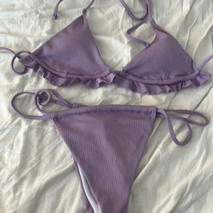 Bikini - Säljer den a bikinin som är storlek L men är väldigt liten i storleken så den passar S/M. Skriv för intresse❤️