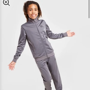 Armani tröja  - Armani tröja storlek 150 600kr