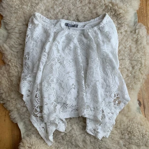 Söt topp i spets - Söt topp i Spets från Gina Tricot storlek S