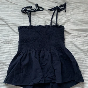 Blå topp - Fin blå topp som inte kommer till användning💗