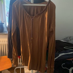 Brun blus edc - Frakt ~30