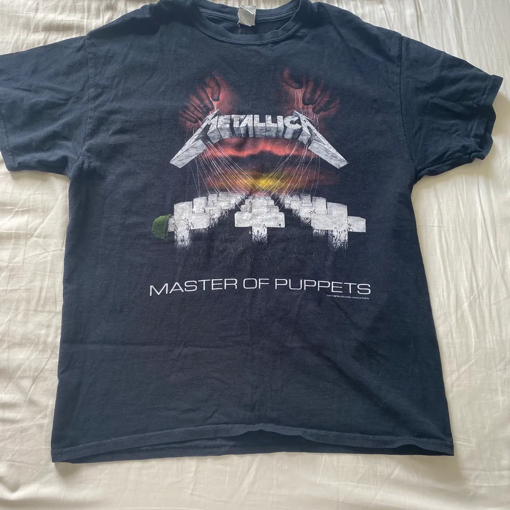 Metallica Master of puppets t shirt men ”washed” svart färg. T-shirts.