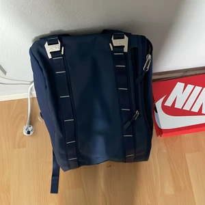 Douchbag the base 15L - Säljer denna, passar både tjej och kille, skick 9-10, alldrig annvänd typ