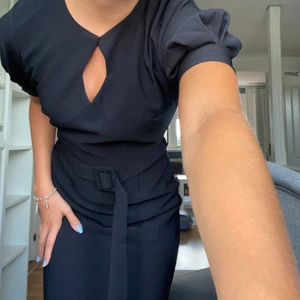 Svart klänning från Trendyol  - Snygg längre klänning från Trendyol