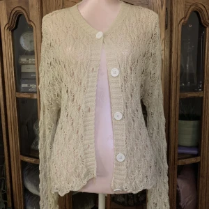 Stickad kofta  - Knappt använd 