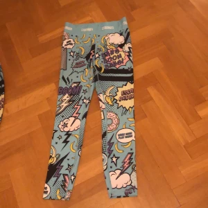 Stronger tights - Fina stronger tights i modellen Pop. Sparsamt använda och i gott skick.  Köparen står för frakten.