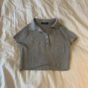 Brandy topp - Croppad brandy topp knappt använd. Ganska liten i storleken