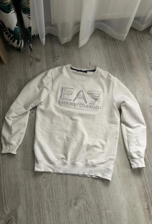 Ea7 Sweatshirt - Bra skick, storlek S!