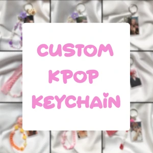 CUSTOM KPOP KEYCHAIN!  - Vill du köpa den bästa presenten till en vän eller till dig själv? Jag gör custom kpop keychains där du får välja färg/bild/idol. Det kan vara exakt vad som helst på bilden! DMa för mer info! De på andra och tredje bilden är till salu! 💖GRATIS FRAKT! 