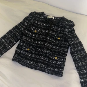 Kavaj - Fin kavaj/boucletjacka!💕 knappt använd