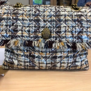 Kurt geiger  - Säljer denna super fina kurt geiger väska som är i mellan/ större varianten! Priset kan diskuteras