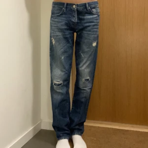 Jeans - Lågmidjade jeans från zara, jag är 175