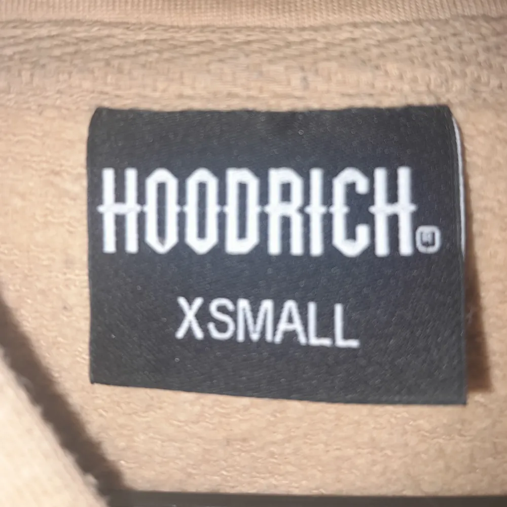 Hoodrich hoodie storlek xs, säljer för den är för liten. Bra skick. Hoodies.