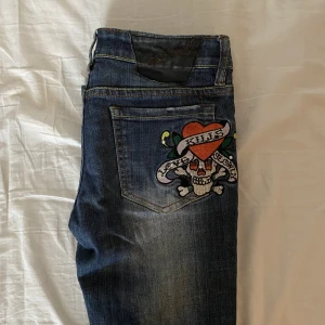 Ed hardy jeans - 2000s ed hardy jeans. Inte bootcut. Bra skick! Om fler är intresserade blir det budgivning 😊strlk 28 