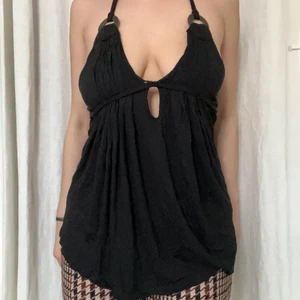 y2k svart topp - storlek: M. möts upp i stockholm eller fraktar. plagget finns kvar 🖤
