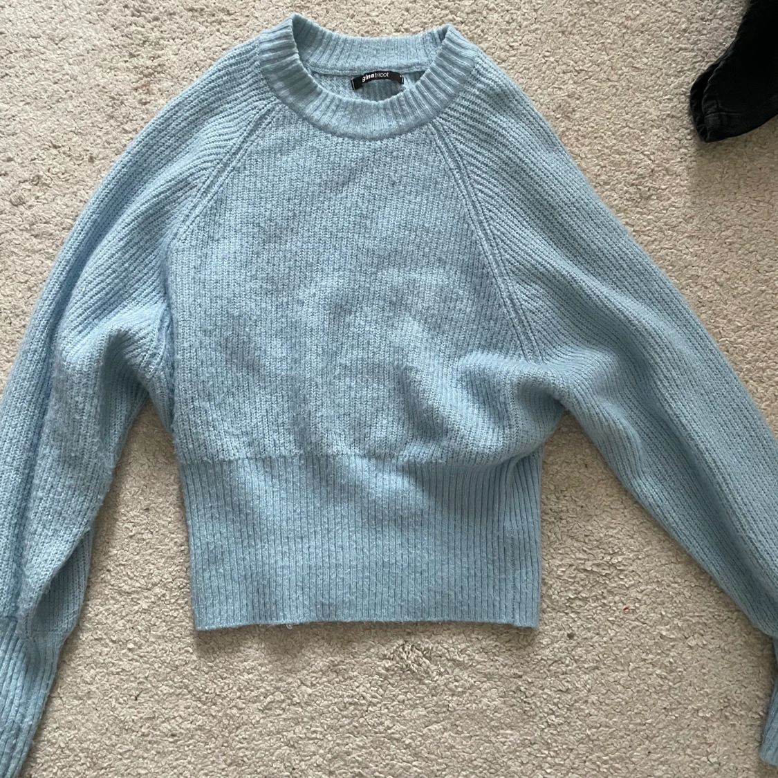 Blå stickad tröja - 90