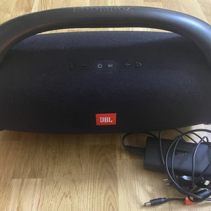 Jbl boombox  - Trådlös högtalare 