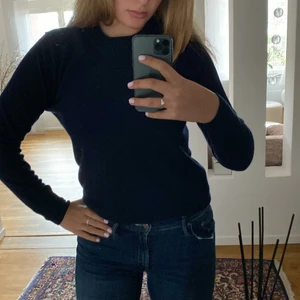 Kashmir tröja från soft goat - Marinblå Kashmir tröja från softgot, använd ca 3 ggr