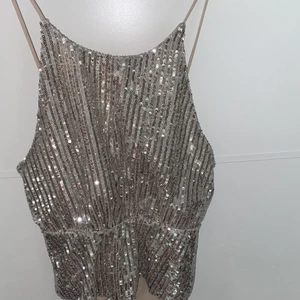 Zara topp  - Topp från Zara i storlek S 