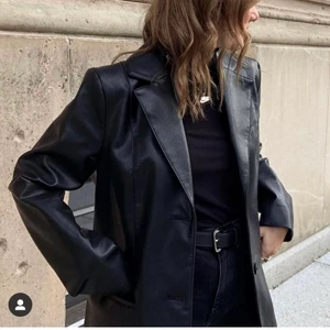 Skinnblazer - Skinnblazer från weekday i strl 36. Som ny💗