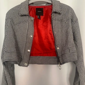 Kort jacka - Superfin jacka i gott skick. Passar även S/XS