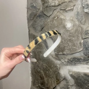 leopard diadem - diadem med leopard mönster🤍 köp nu är på!