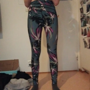Gröna tränings tights  - Storlek S 