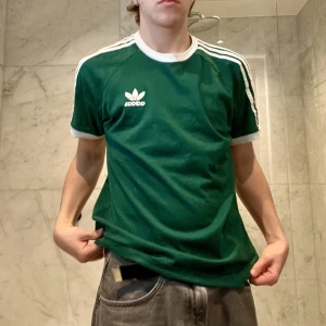 Grön Adidas T-shirt - Skön adidas t-shirt i grönt, bra skick