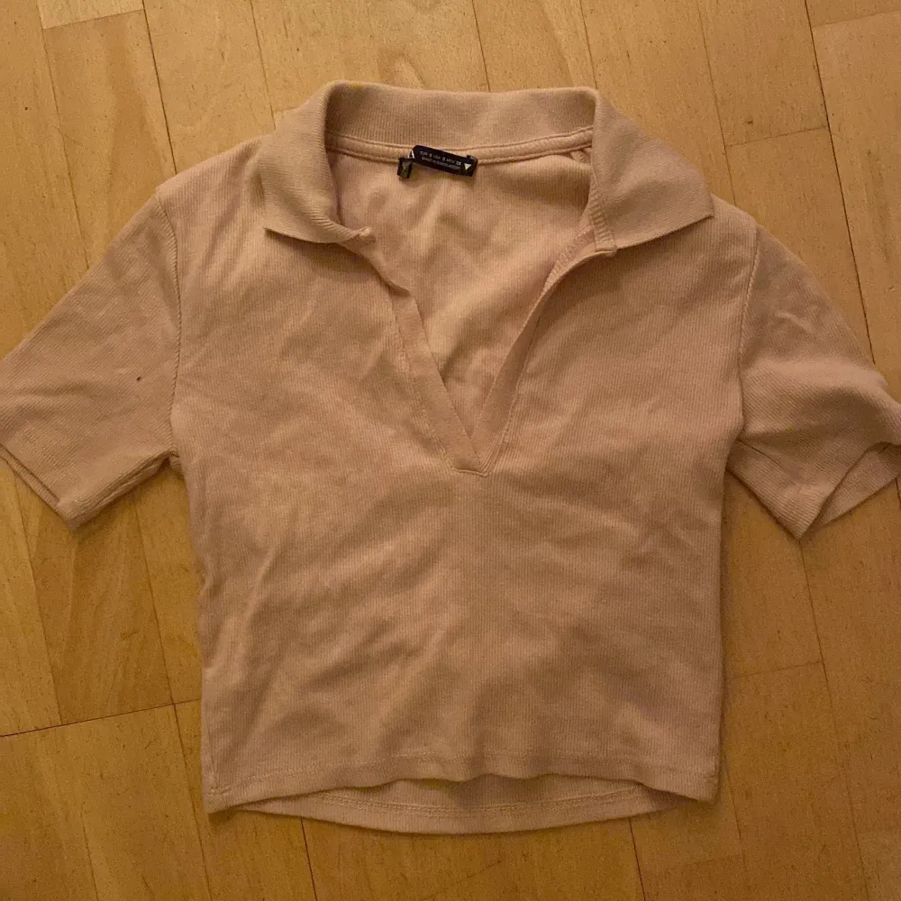 Super snygg tröja 💞älskar älskar säljer för att kommer aldrig till användning tyvärr 💞😘. T-shirts.