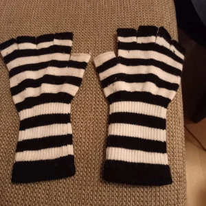 Fingervantar  - Sällan använda lite noppriga 