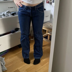 Wrangler jeans - Jättefina jeans från wrangler i storlek M ❤️‍🔥❤️‍🔥 säljer pga inte min stil längre 