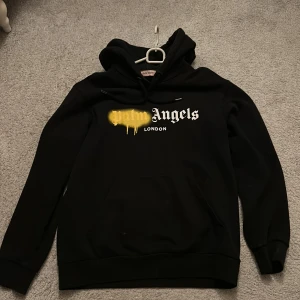 Palm Angels Hoodie - Palm angels hoodie mycket bra skick! Nypris 4500kr