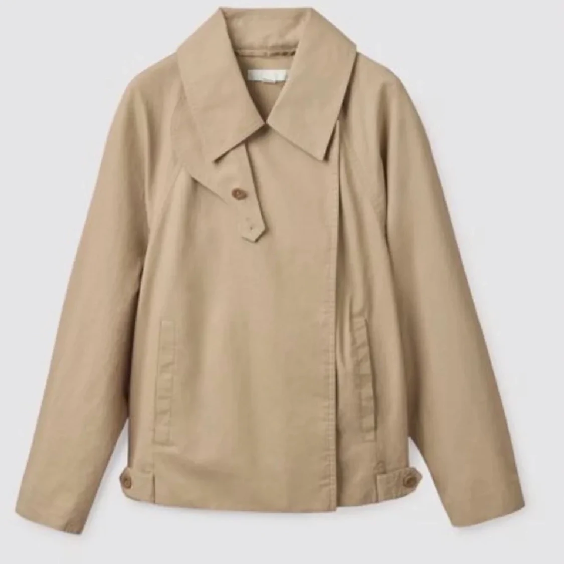Kort trenchcoat från COS - 90