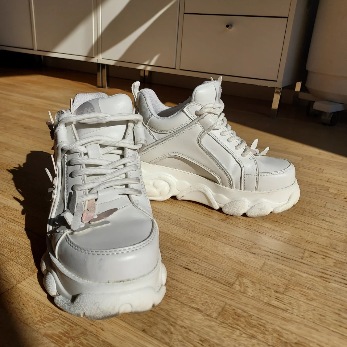 Buffalos skor fjärilar. Storlek 36 - 90