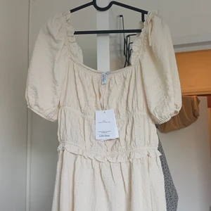 Other Stories vit klänning  - Ny klänning 