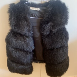 Päls väst - Falsk päls storlek s 