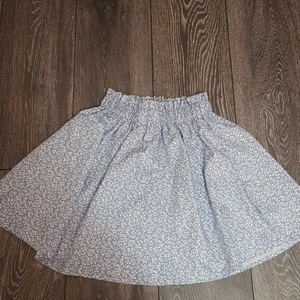 Shein kjol! - Kjol köpte jag för ett år sen nu vill jag inte längre ha den köptes för 89kr säljes nu 50kr