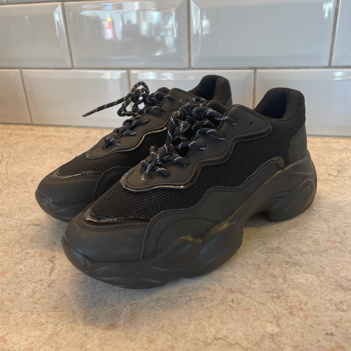 Sneakers från ASOS storlek 39 - 90