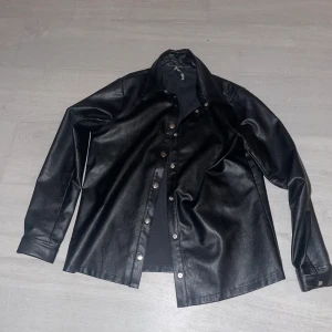 Skinnjacka  - Misslisibel x nakd 