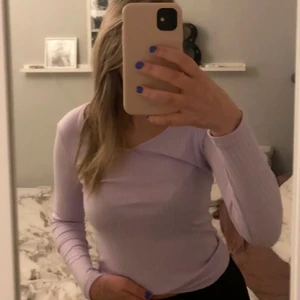 Ljuslila topp  - En fin ljuslila topp ifrån Shein. Endast prövad! 💜 Storlek S, men skulle säga att den passar både S/M/L då den är lite oversized.