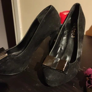 Dam sko svart - Helt oanvänd sko storlek 39