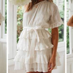 Såå fin vit sommar klänning som även funkar perfekt som stundentklänning! Endast använd en gång 💖💖