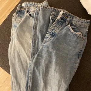 Jeans - Zara jeans, båda för 400