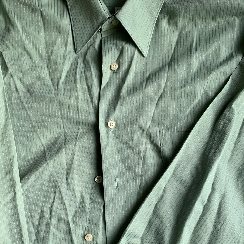 Fin grön skjorta som passar till alla möjliga tillfällen <3. Skjortor.
