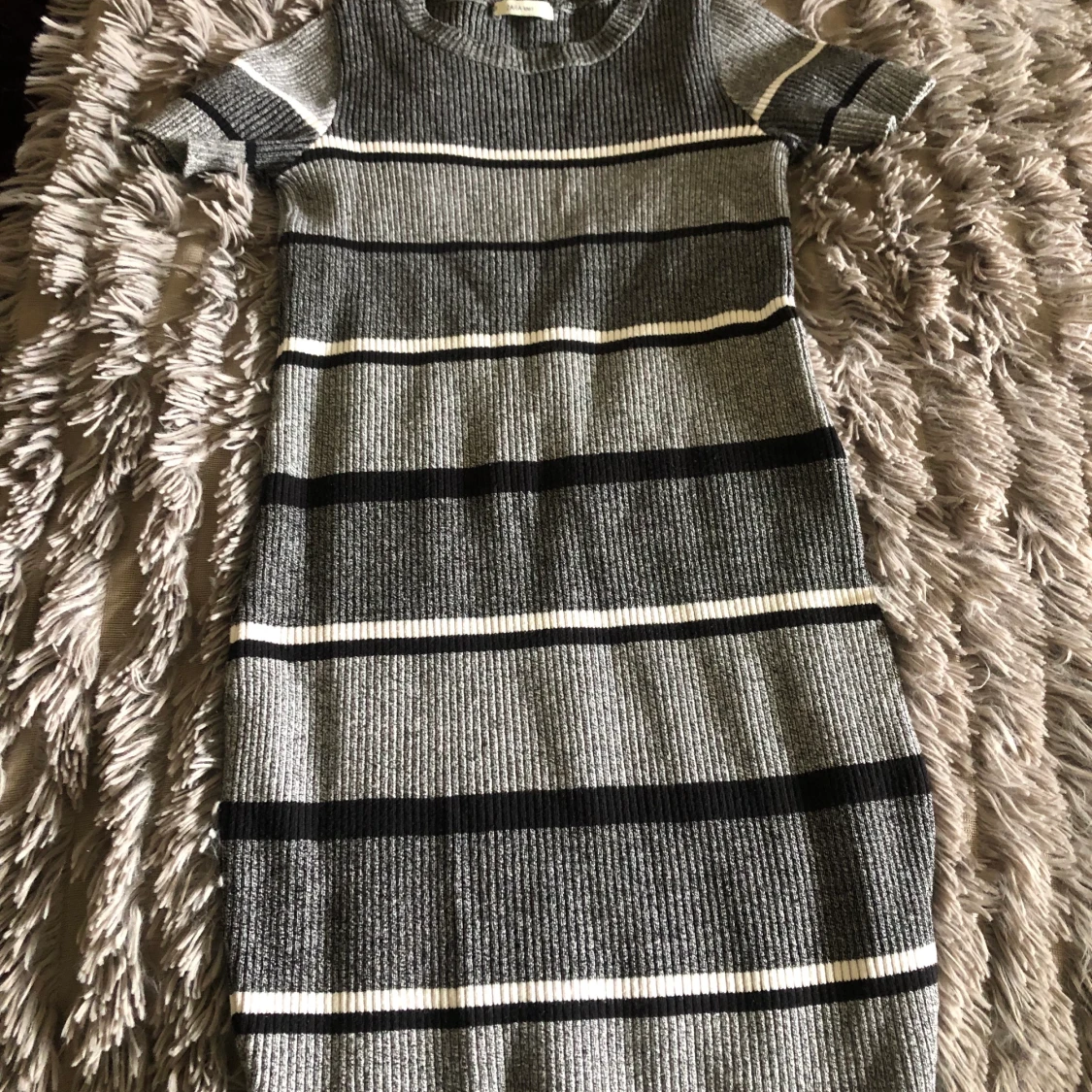 Zara ribbad klänning