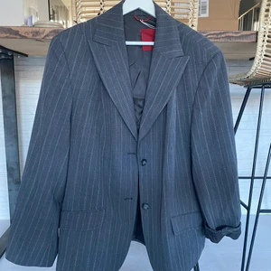 Supersnygg oversized kavaj - Grå randig kavaj! Kan röka mig att gå ner lite i pris vid snabb affär!💕