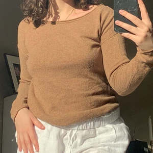 Cardigan  - Brun cardigan som inte passar in i min garderob längre🥺 superskön tröja i tunnare material😊